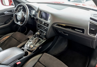Подержанный автомобиль Audi Q5 2015 года (10 фото)