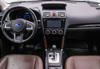 Подержанный автомобиль Subaru Forester Suv 2016 года (13 фото)