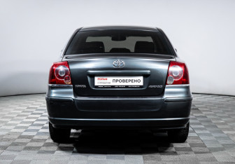 Подержанный автомобиль Toyota Avensis Sedan 2006 года (6 фото)