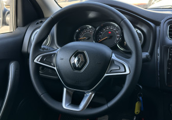 Подержанный автомобиль Renault Sandero 2020 года (16 фото)