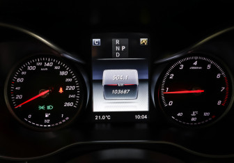 Подержанный автомобиль Mercedes-Benz GLC Coupe 2016 года (16 фото)