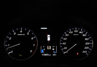 Подержанный автомобиль Mitsubishi Outlander 2018 года (11 фото)