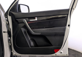 Подержанный автомобиль Kia Sorento 2020 года (25 фото)