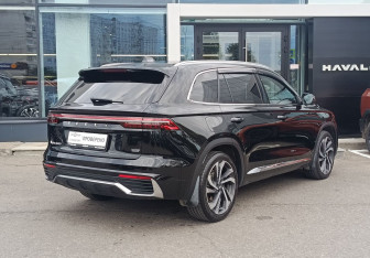 Подержанный автомобиль Geely Monjaro 2023 года (5 фото)