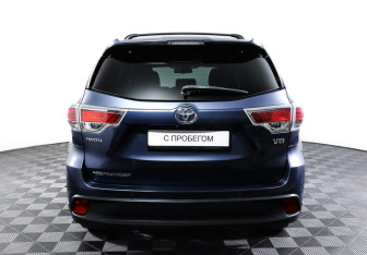 Подержанный автомобиль Toyota Highlander 2014 года (6 фото)