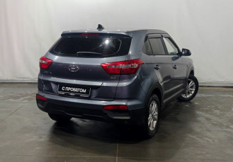 Подержанный автомобиль Hyundai Creta 2018 года (7 фото)