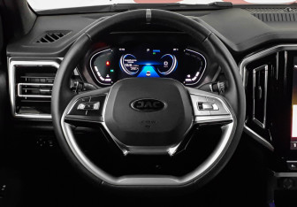 Подержанный автомобиль JAC T9 2024 года (11 фото)