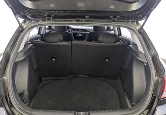 Подержанный автомобиль Kia Rio Hatchback 2020 года (10 фото)