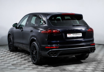 Подержанный автомобиль Porsche Cayenne 2017 года (7 фото)