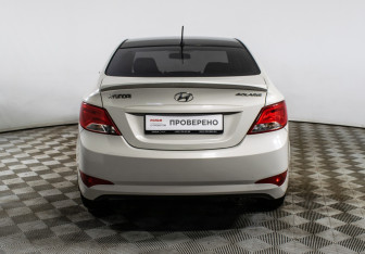 Подержанный автомобиль Hyundai Solaris Sedan 2015 года (6 фото)