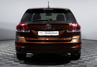 Подержанный автомобиль Toyota Venza 2013 года (6 фото)