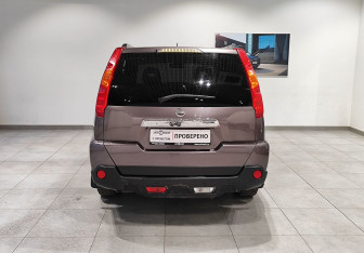 Подержанный автомобиль Nissan X-Trail 2008 года (6 фото)