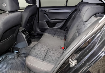 Подержанный автомобиль Skoda Octavia Liftback 2019 года (11 фото)
