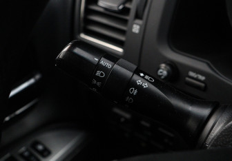 Подержанный автомобиль Toyota Land Cruiser Suv 2012 года (23 фото)