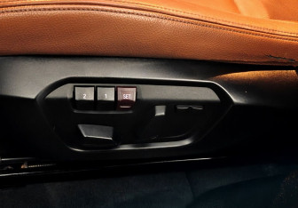 Подержанный автомобиль BMW X4 2015 года (19 фото)