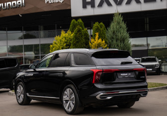 Подержанный автомобиль Hongqi E-HS9 2021 года (5 фото)