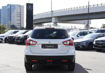 Подержанный автомобиль Suzuki SX4 Hatchback 2014 года (6 фото)