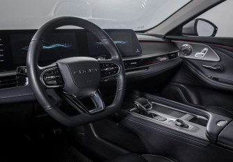 Подержанный автомобиль Chery Arrizo 8 2023 года (14 фото)