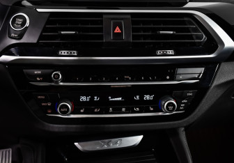 Подержанный автомобиль BMW X4 2018 года (16 фото)