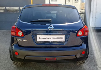 Подержанный автомобиль Nissan Qashqai 2009 года (6 фото)