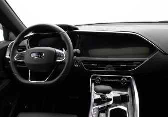 Подержанный автомобиль Geely Tugella 2024 года (13 фото)