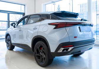 Новый Omoda C5 2023 (5 фото)