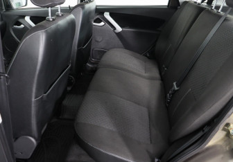 Подержанный автомобиль LADA (ВАЗ) Granta Sedan 2016 года (7 фото)