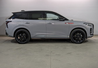 Новый Hongqi HS3 2025 (4 фото)