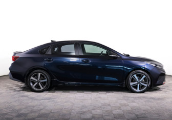 Подержанный автомобиль Kia Cerato Sedan 2022 года (4 фото)
