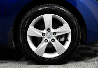 Подержанный автомобиль Hyundai Elantra Sedan 2012 года (7 фото)