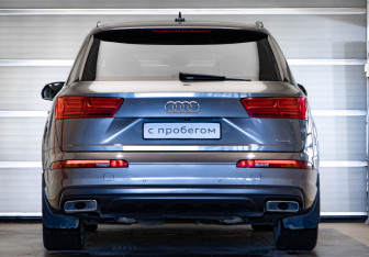 Подержанный автомобиль Audi Q7 2018 года (5 фото)