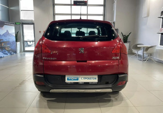 Подержанный автомобиль Peugeot 3008 2011 года (5 фото)
