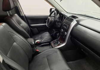 Подержанный автомобиль Suzuki Grand Vitara 2008 года (10 фото)