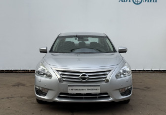 Подержанный автомобиль Nissan Teana 2015 года (2 фото)