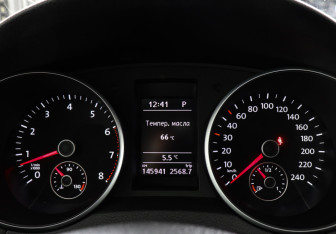 Подержанный автомобиль Volkswagen Golf Hatchback 2011 года (7 фото)
