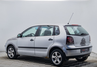 Подержанный автомобиль Volkswagen Polo Hatchback 2007 года (3 фото)