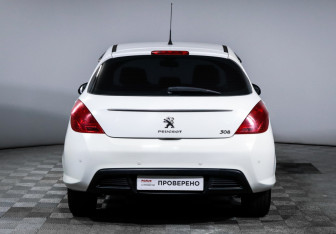 Подержанный автомобиль Peugeot 308 Hatchback 2012 года (6 фото)