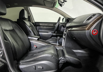 Подержанный автомобиль Nissan Teana 2011 года (18 фото)