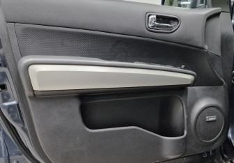 Подержанный автомобиль Nissan X-Trail 2011 года (18 фото)