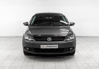 Подержанный автомобиль Volkswagen Jetta Sedan 2013 года (2 фото)