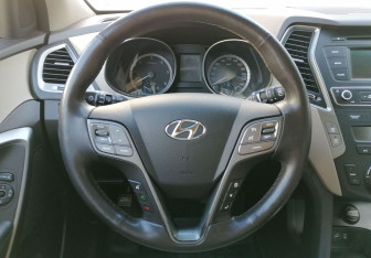 Подержанный автомобиль Hyundai Santa Fe 2017 года (12 фото)