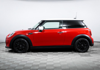 Подержанный автомобиль MINI Hatch 2021 года (8 фото)