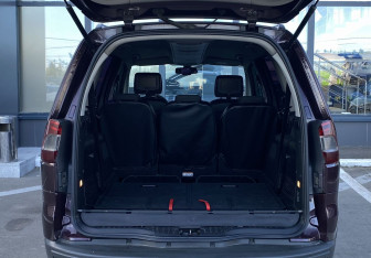 Подержанный автомобиль Ford Galaxy 2012 года (10 фото)
