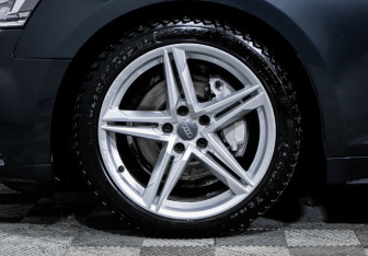 Подержанный автомобиль Audi A5 Liftback 2018 года (15 фото)