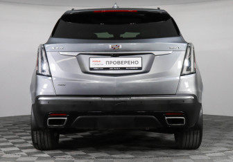 Подержанный автомобиль Cadillac XT5 2021 года (6 фото)
