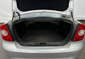 Подержанный автомобиль Ford Focus Sedan 2008 года (15 фото)