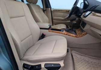 Подержанный автомобиль BMW X5 2002 года (9 фото)