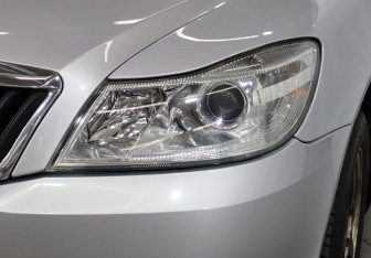 Подержанный автомобиль Skoda Octavia Liftback 2011 года (24 фото)