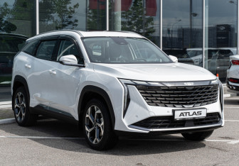 Новый Geely Atlas 2025 (3 фото)