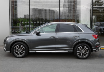 Подержанный автомобиль Audi Q3 2021 года (8 фото)